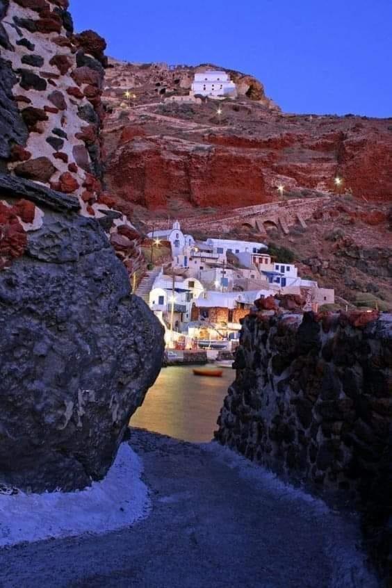 Santorini Pleasure Studios 산토리니 외부 사진