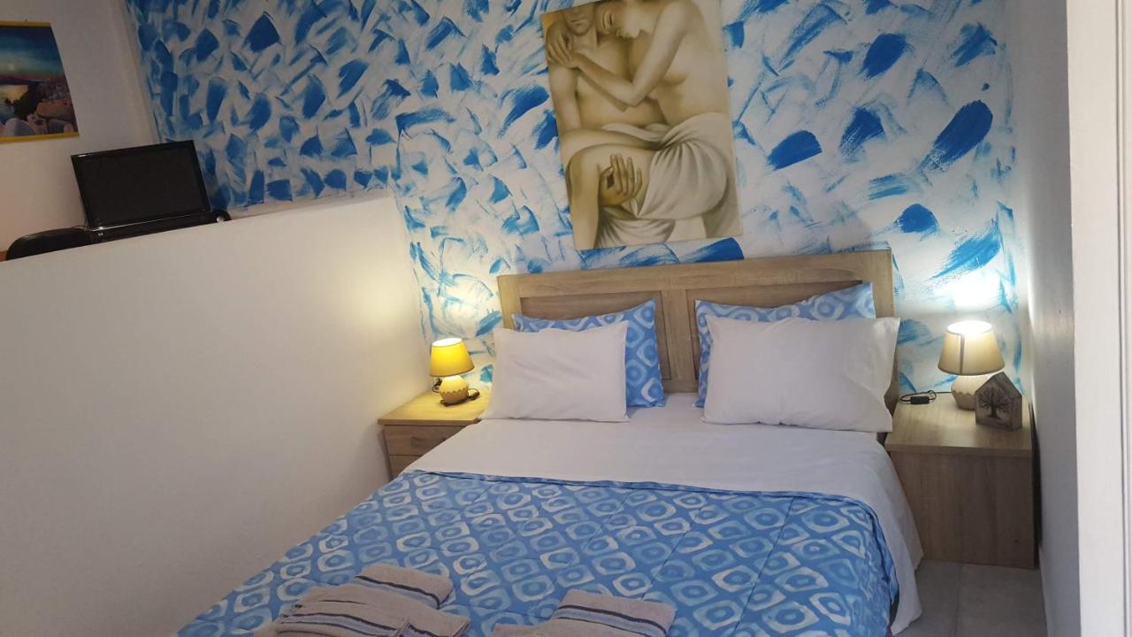 Santorini Pleasure Studios 산토리니 외부 사진